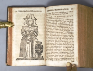 Los 15 - Martini, Johann Jacob - Neu eingerichtete und nach dem jetzigen Staat vermehrte Bilder-Geographie, von denen vier Welt-Theilen. Leipzig, C. F. Gessner, 1753. - Mit einer Weltkarte in zwei Hemisphären und eindrucksvollen Holzschnitten - 4 - thumb