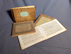 Los 457 - Klavierauszüge - Konvolut von vier Klavierauszügen zu Opern von Mozart, Gluck, v. Weber und Spontini - 1 - thumb