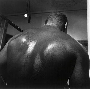 Lot 3398, Auction  127, Fink, Larry, Boxing.  Mit 1 nummerierten und signierten Originalfotografie "Blue Horizon"
