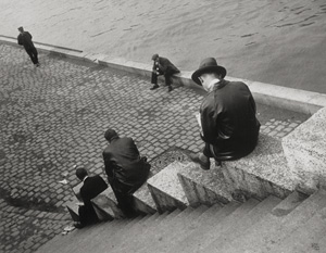 Bing, Ilse, Three Men on Seine Steps